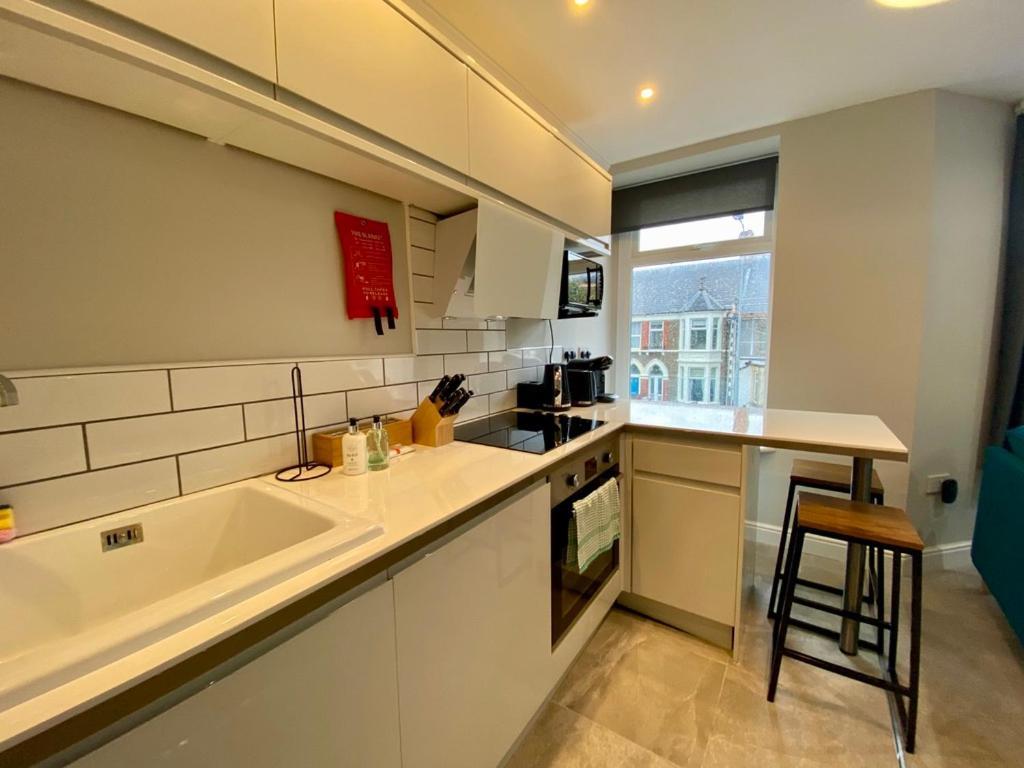 קארדיף Stylish Modern Apartments Near Parks & Centre מראה חיצוני תמונה