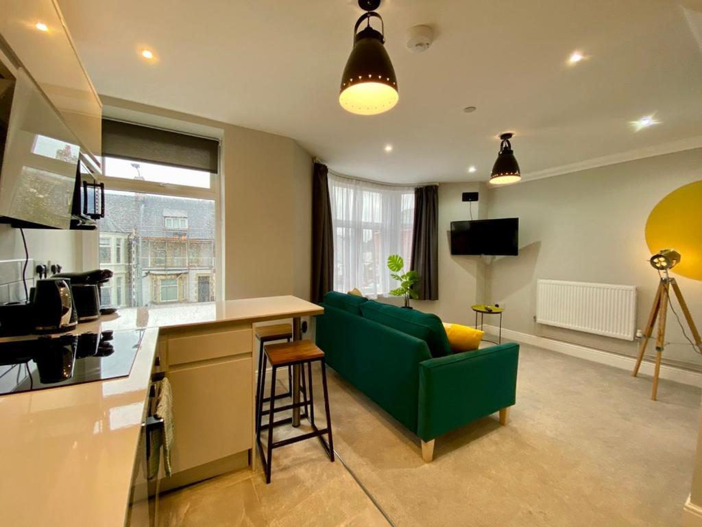קארדיף Stylish Modern Apartments Near Parks & Centre מראה חיצוני תמונה