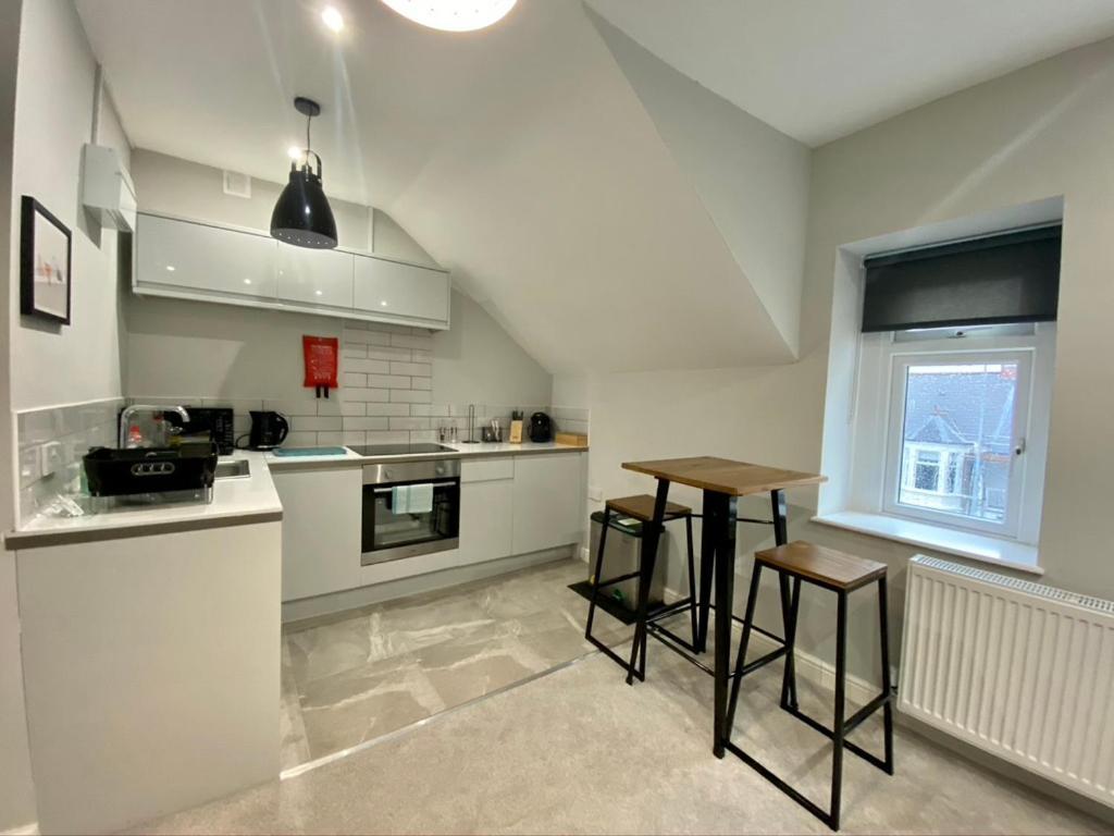 קארדיף Stylish Modern Apartments Near Parks & Centre מראה חיצוני תמונה